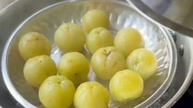 Winter mixed vegetable and amla pickle in mustard oil 2